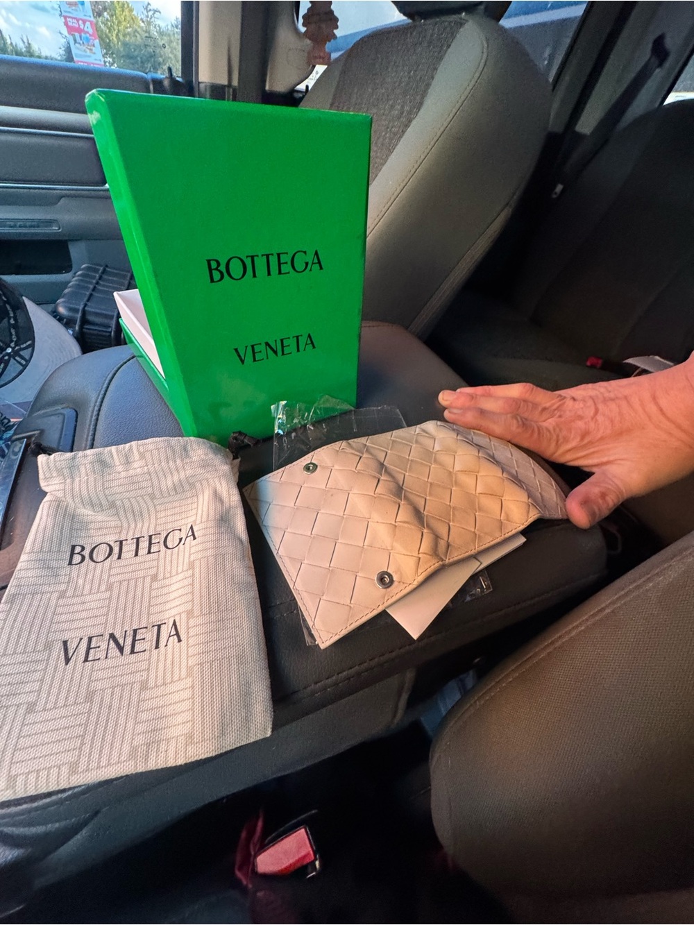 Bottega Veneta Cream Intrecciato Leather 6-Key Holder Case - Full Set